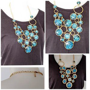 NWOT Gold And Blue Round Stone Chic Necklace
